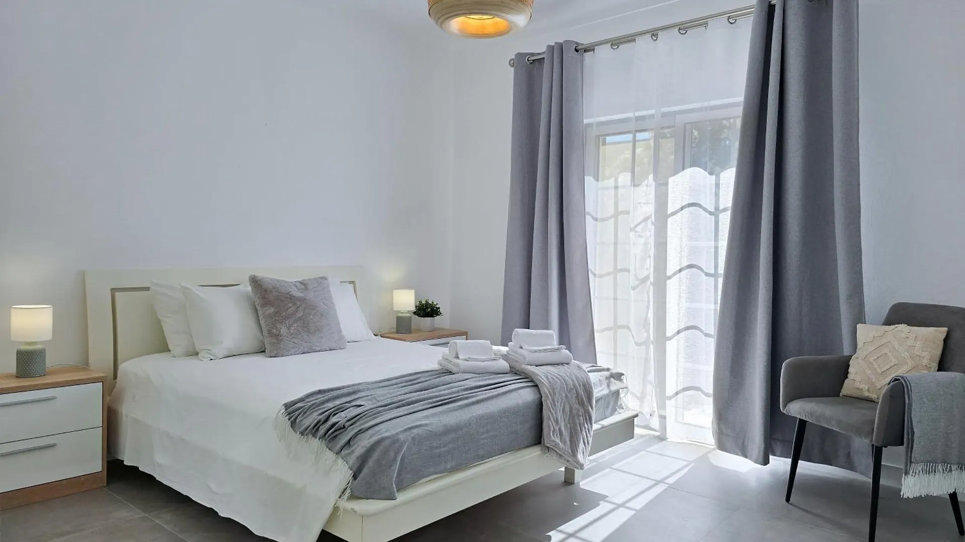 Casa Caravela - Spacious Villa, Sunny Swimming Pool & Bbq Lagoa  Holiday home