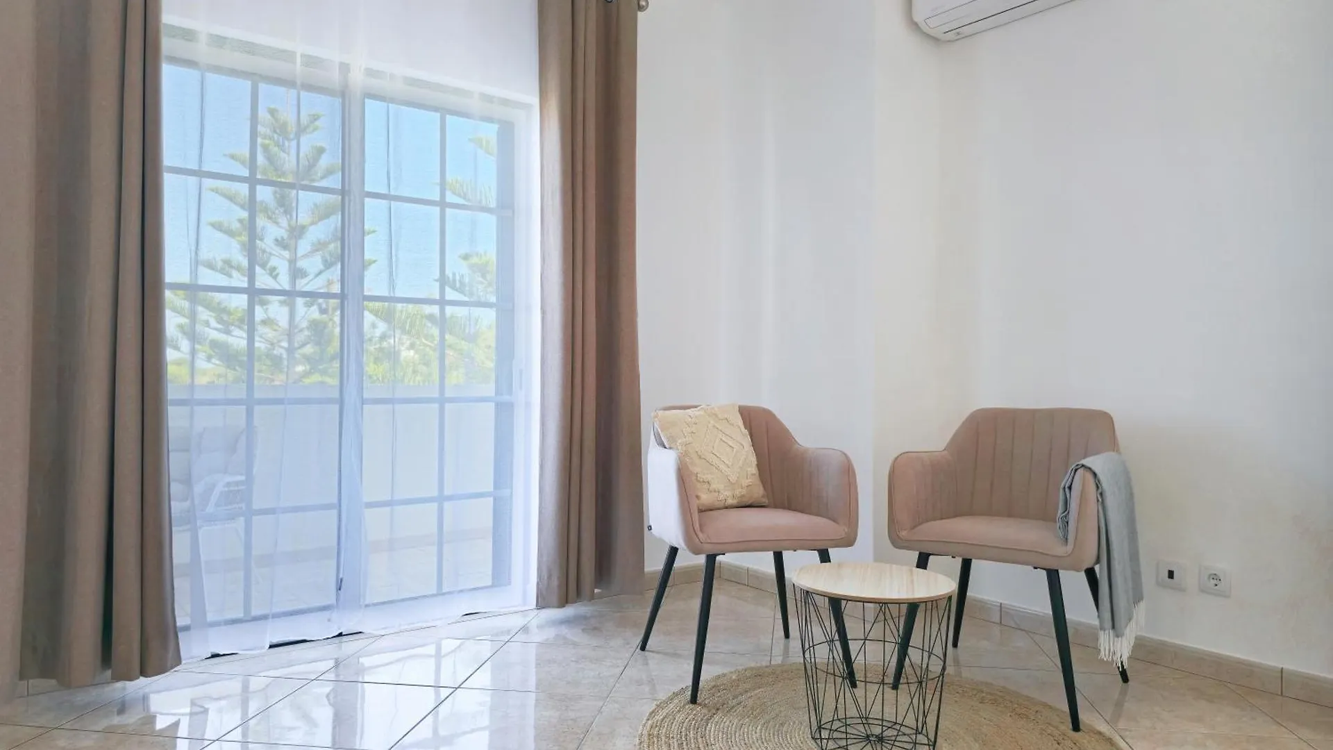 Holiday home Casa Caravela - Spacious Villa, Sunny Swimming Pool & Bbq Lagoa