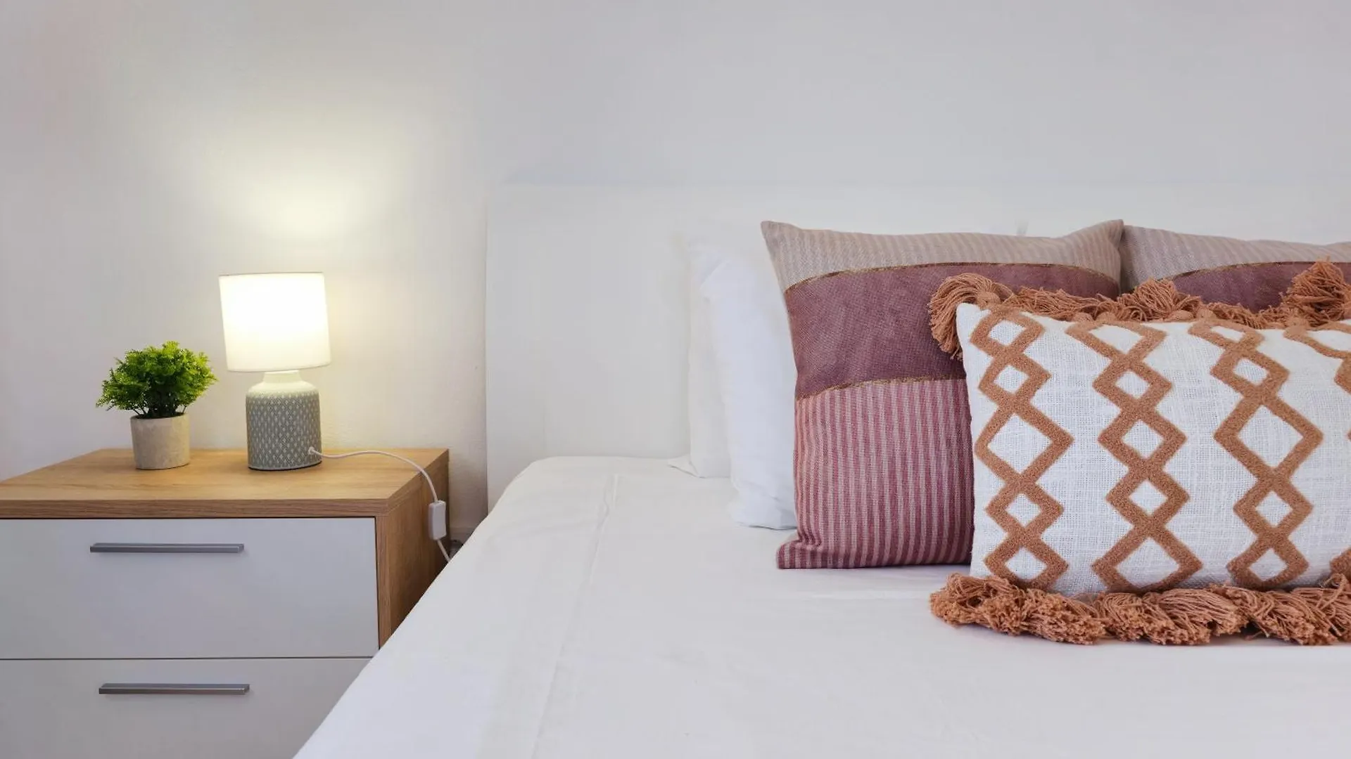 Casa Caravela - Spacious Villa, Sunny Swimming Pool & Bbq Lagoa  Holiday home