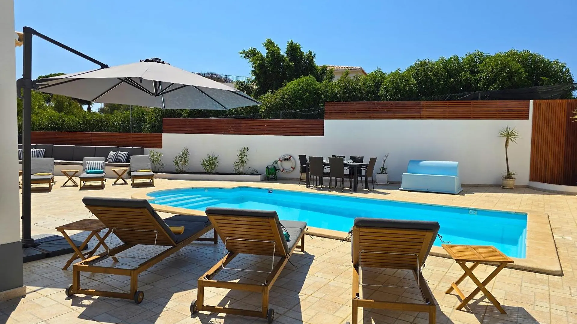 Casa Caravela - Spacious Villa, Sunny Swimming Pool & Bbq Lagoa
