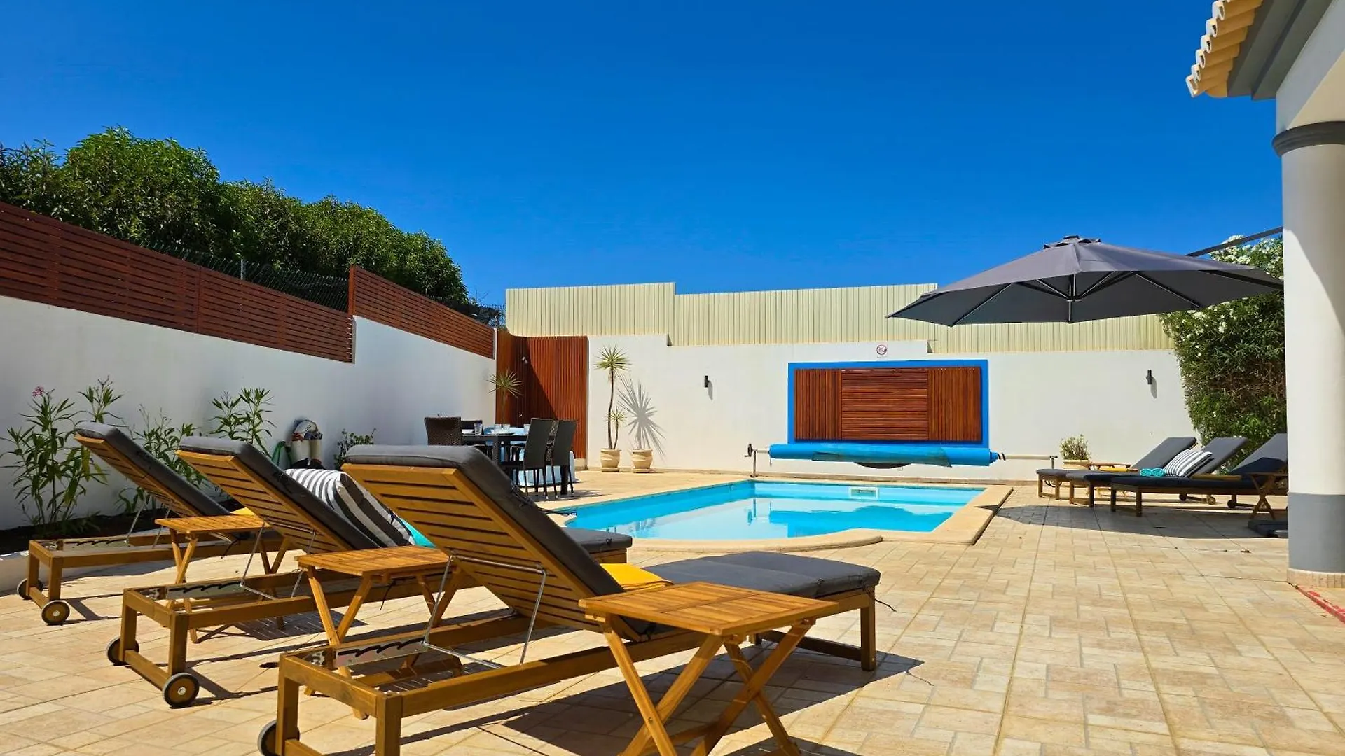 Holiday home Casa Caravela - Spacious Villa, Sunny Swimming Pool & Bbq Lagoa
